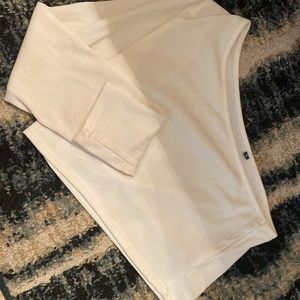 Cold shoulder crop sleeve